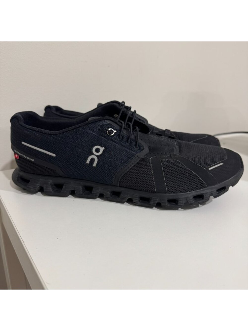 On Cloud 5 Triple Black Running Shoes Mens Size 11 No Box